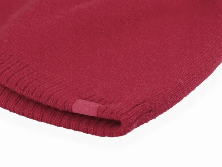 Nowa! 4F czapka zimowa beanie czerwony rozmiar uniwersalny (565)